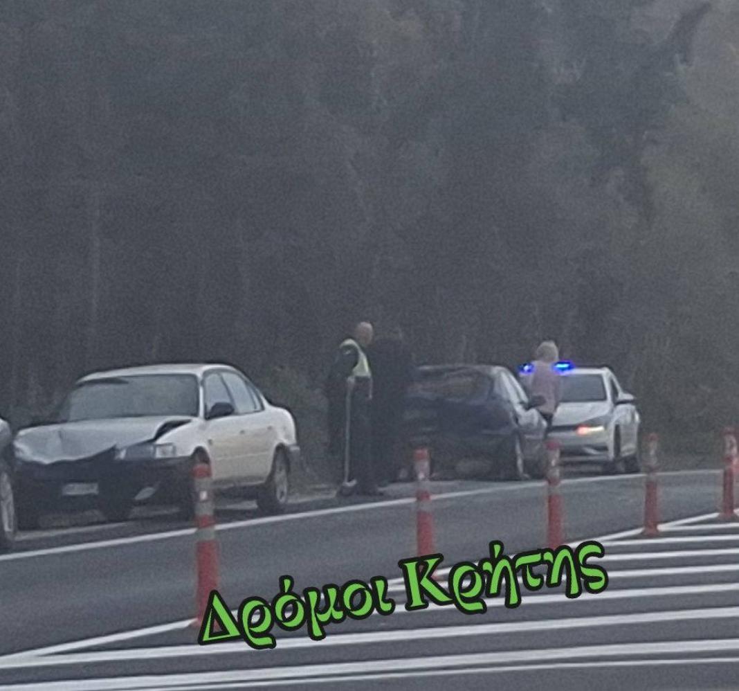 Τροχαίο στον ΒΟΑΚ – Συγκρούστηκαν δύο αυτοκίνητα