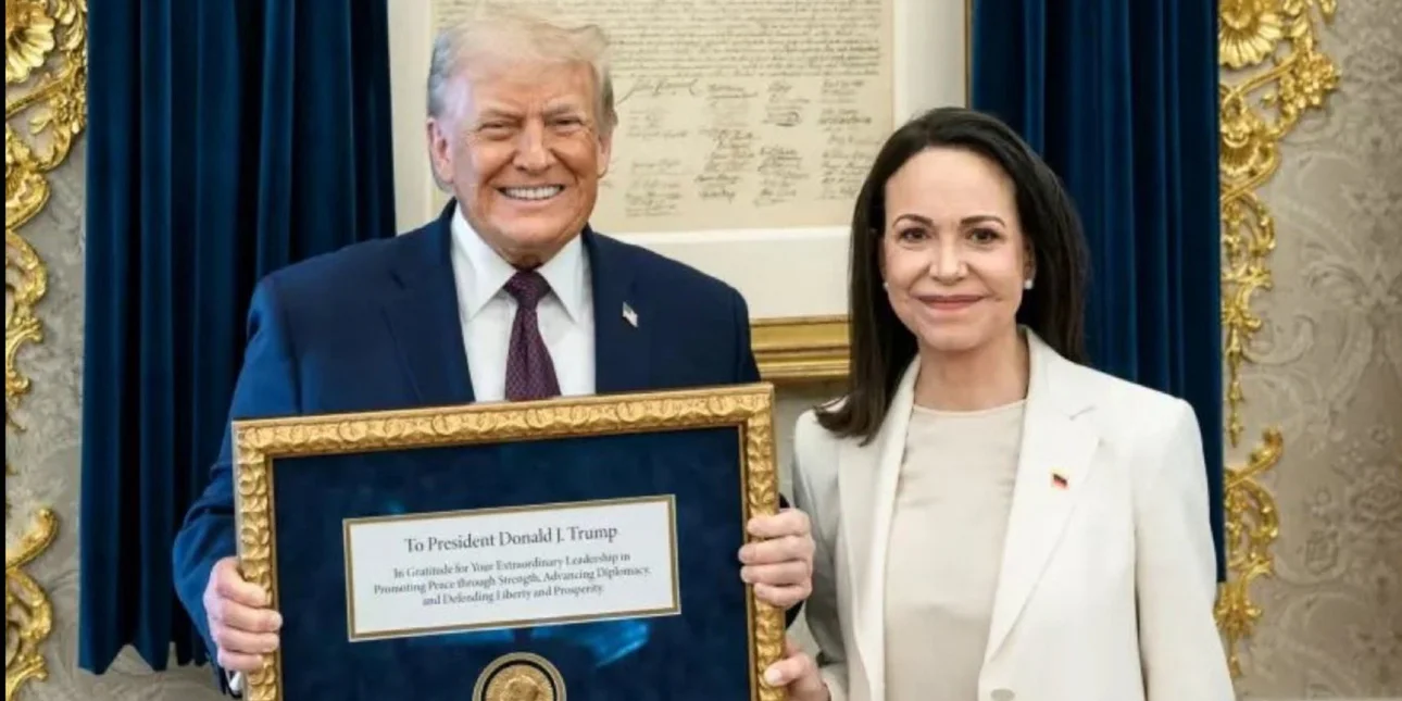 Η Ματσάδο παρέδωσε το Νόμπελ της στον Τραμπ