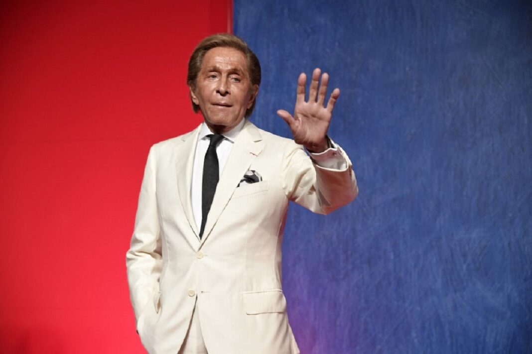 Κηδεία Valentino: Το Χόλιγουντ και η βιομηχανία της μόδας αποχαιρετούν τον «τελευταίο αυτοκράτορα» της μόδας