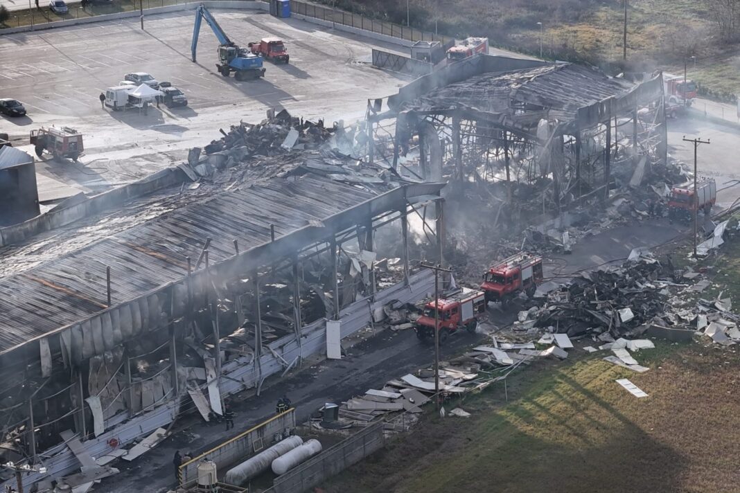 Στο μικροσκόπιο οι οικοδομικές άδειες και η πυρασφάλεια του εργοστασίου της «Βιολάντα» – Τα αναπάντητα ερωτήματα