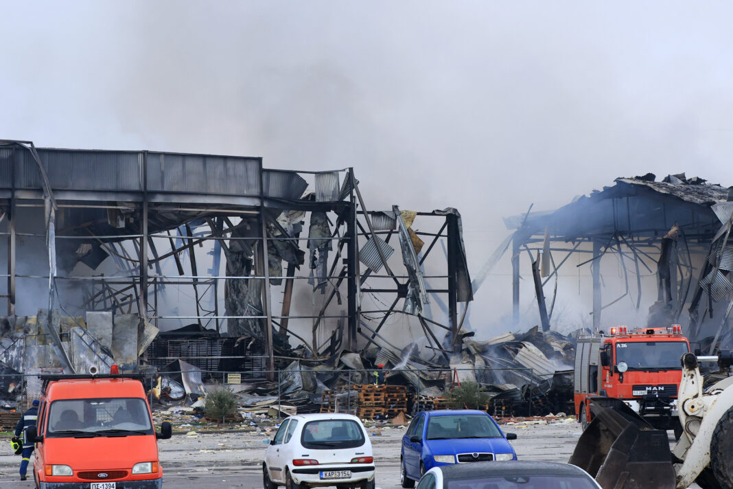 Τραγωδία στα Τρίκαλα: Βρέθηκε και η πέμπτη σορός στο εργοστάσιο της Βιολάντα