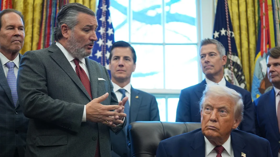 Έξαλλος ο Τραμπ, έβρισε χυδαία τον Τεντ Κρουζ όταν του είπε ότι «θα γίνει σφαγή» στις εκλογές του Νοεμβρίου