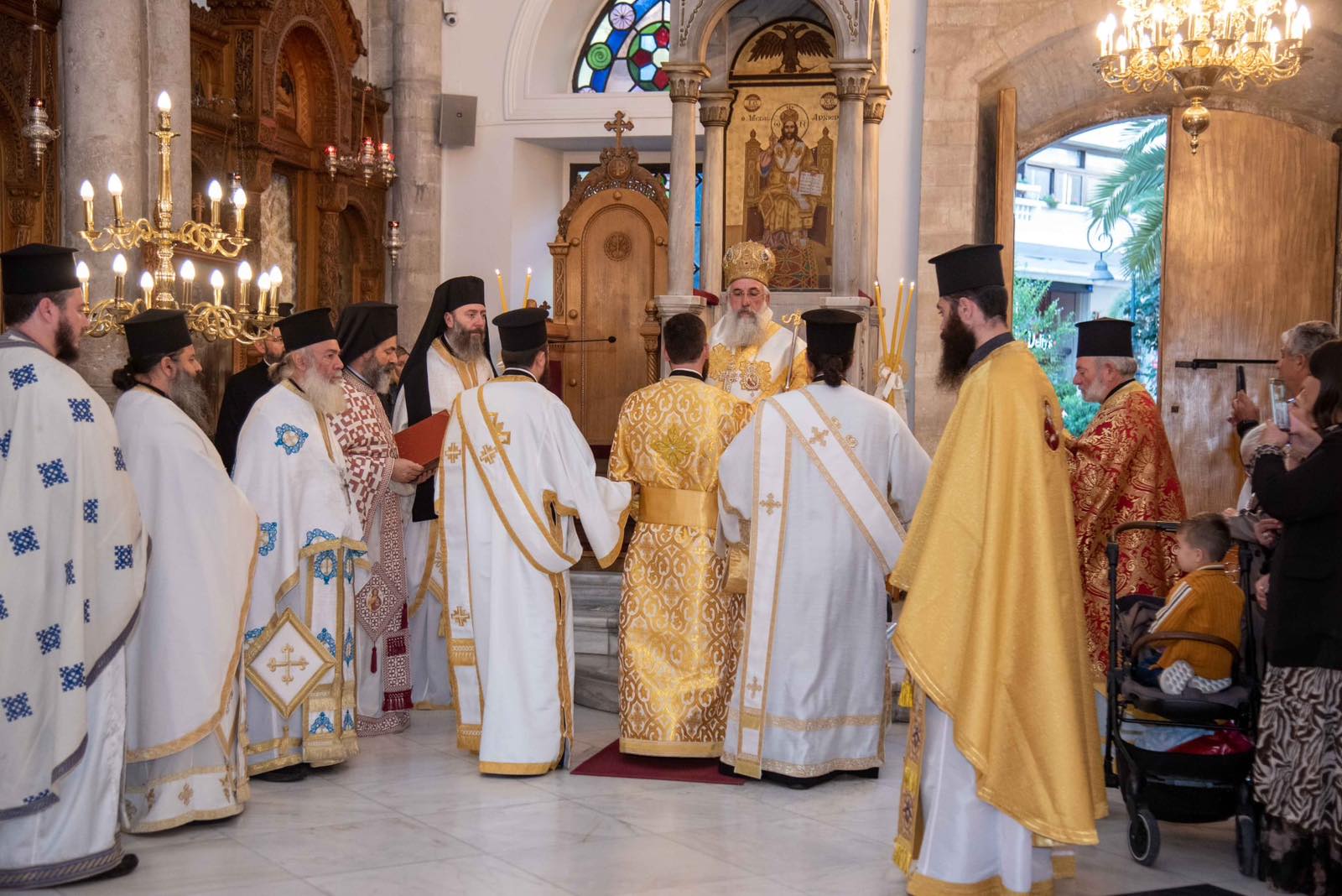 Ηράκλειο: Δύο νέοι διάκονοι χειροτονήθηκαν από τον Αρχιεπίσκοπο Ευγένιο – Ποιοι είναι